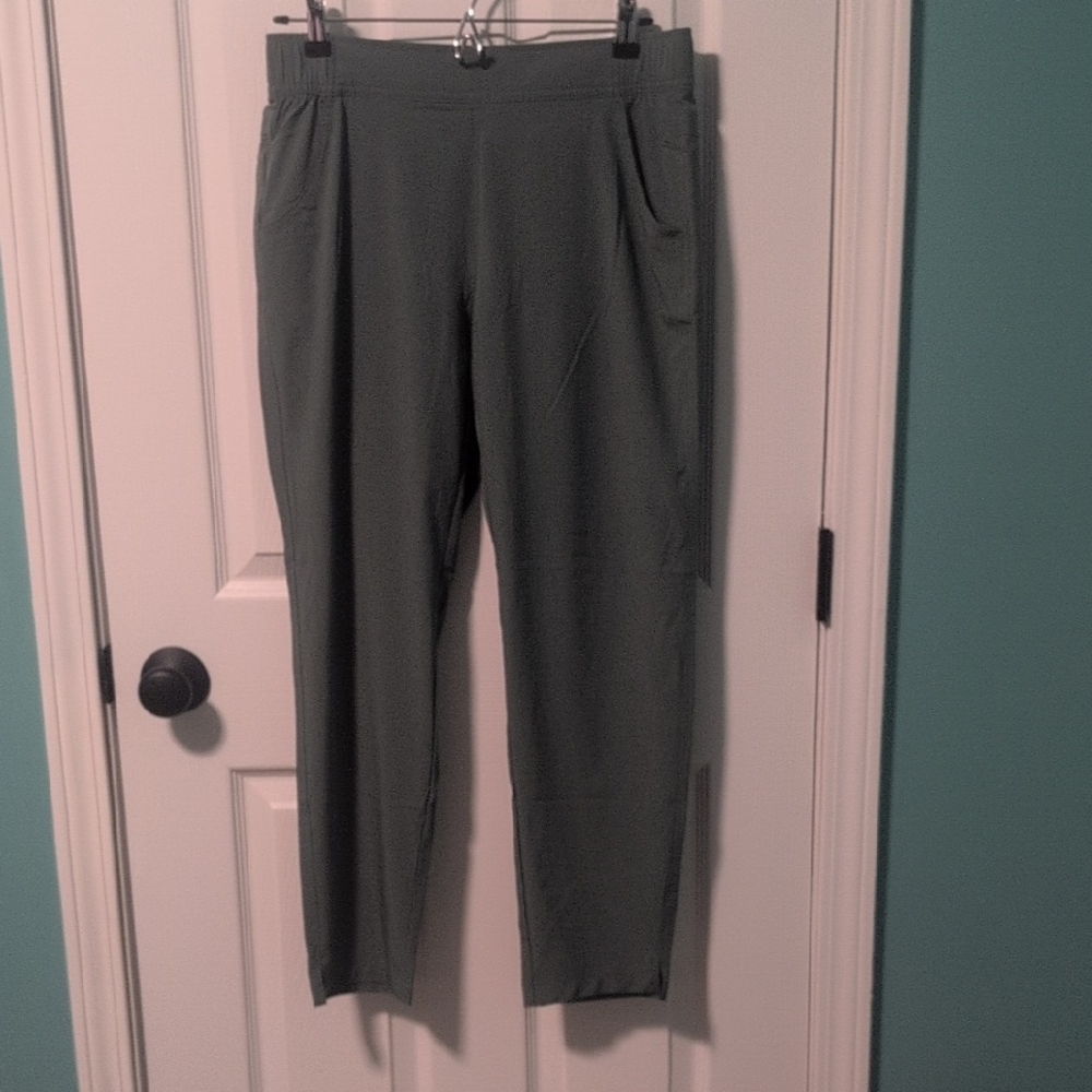 Eddie Bauer Forest Green Women's UPF 50 Pants